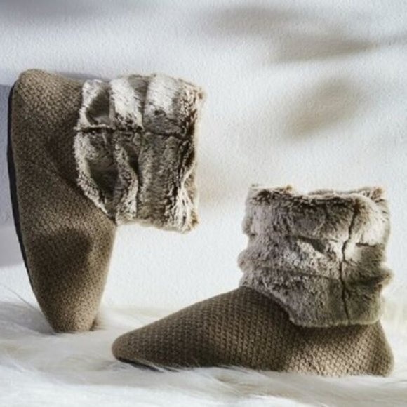 New! Soft Surroundings Cozy Up Slippers M-IN ORIGINAL PACKAGING! Taupe - Picture 1 of 4